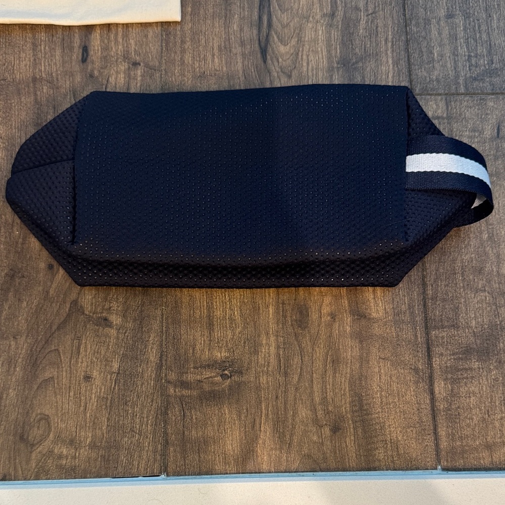 NWOT! Navy Men's Dopp Kit with White Stripe